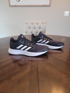 Adidas Black and White Men's Cloudfoam Comfort Athletic Sneakers. Size 8.5
